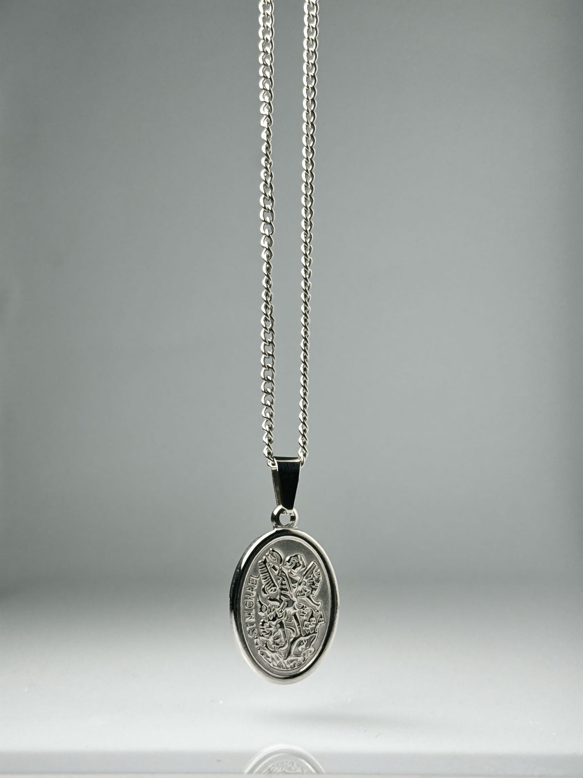 Vintage Oval Pendant - Trifid