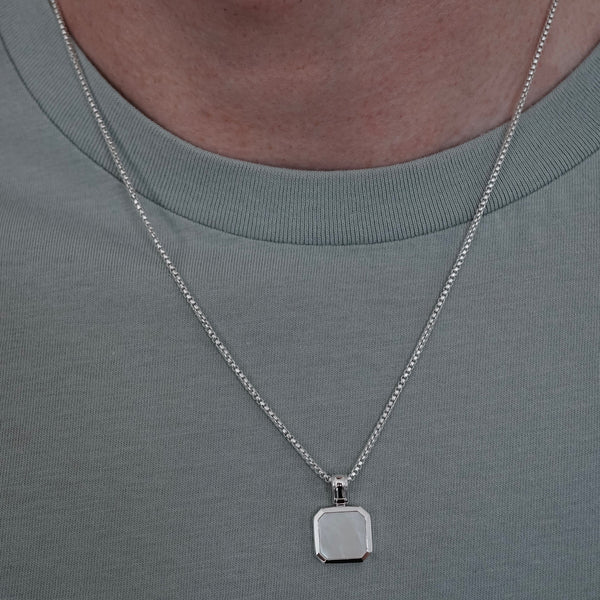 Pearl White Pendant - Trifid